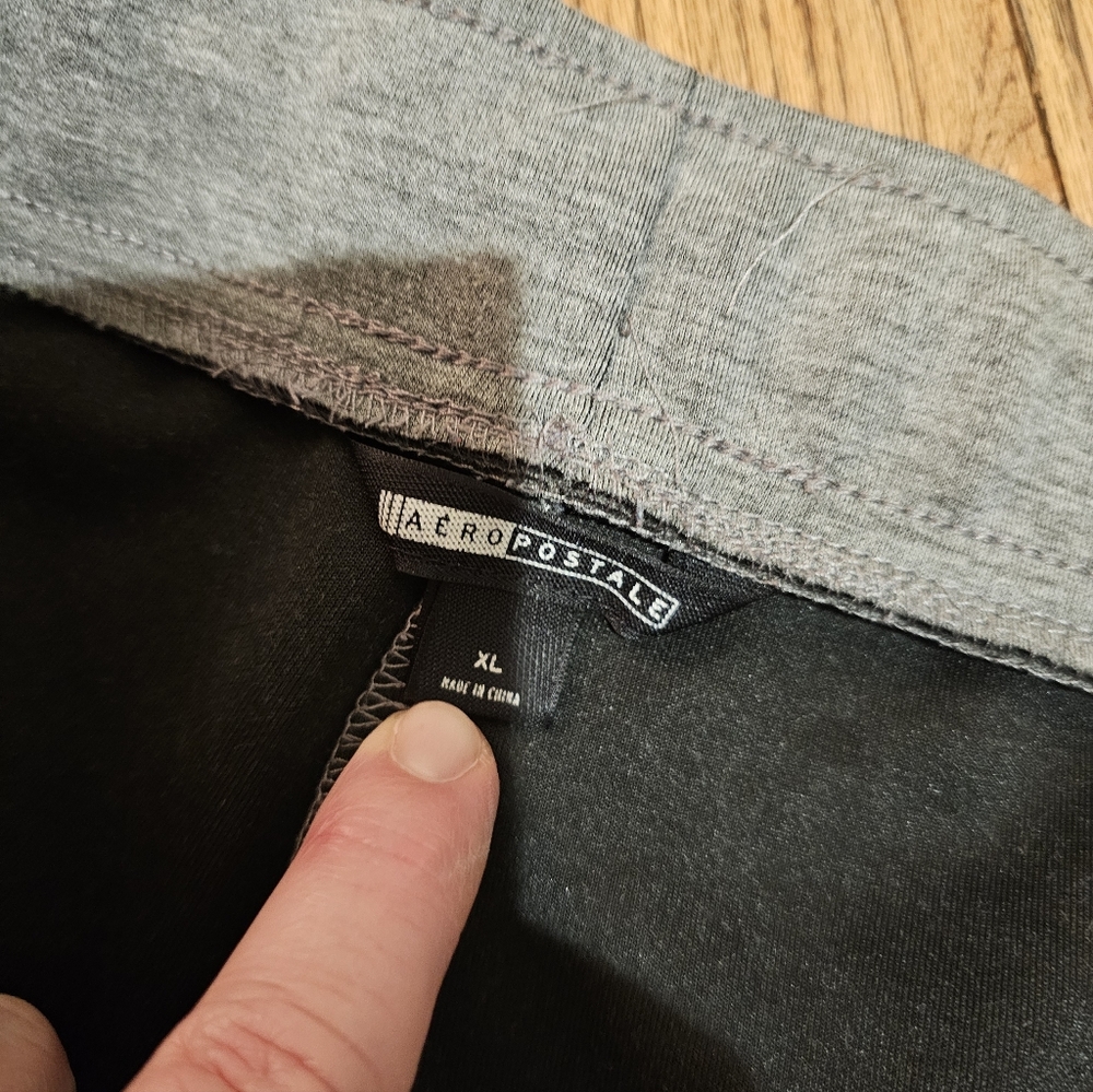 Aeropostale Men’s Heather Gray Athletic Drawstring Shorts - Picture 4 of 5